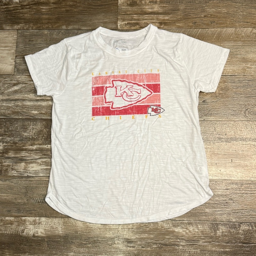 ❤️💛Kansas City Chiefs Women’s Shirt Size Large